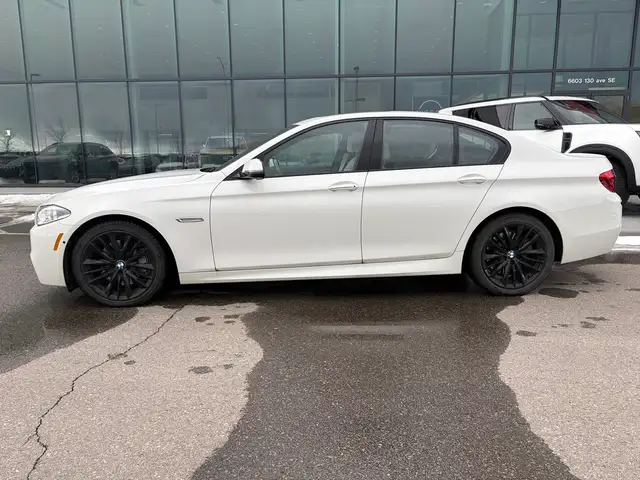 2015 BMW 5 Series 550i xDrive AWD • M Sport Package - Photo 3