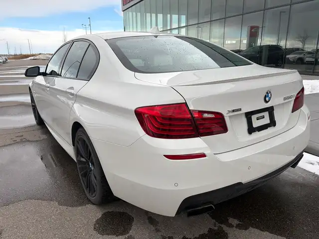 2015 BMW 5 Series 550i xDrive AWD • M Sport Package - Photo 4