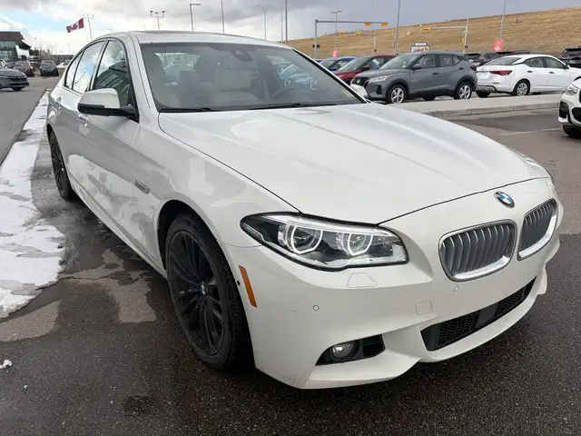 2015 BMW 5 Series 550i xDrive AWD • M Sport Package - Photo 10
