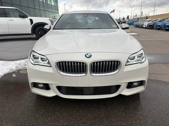 2015 BMW 5 Series 550i xDrive AWD • M Sport Package - Photo 11
