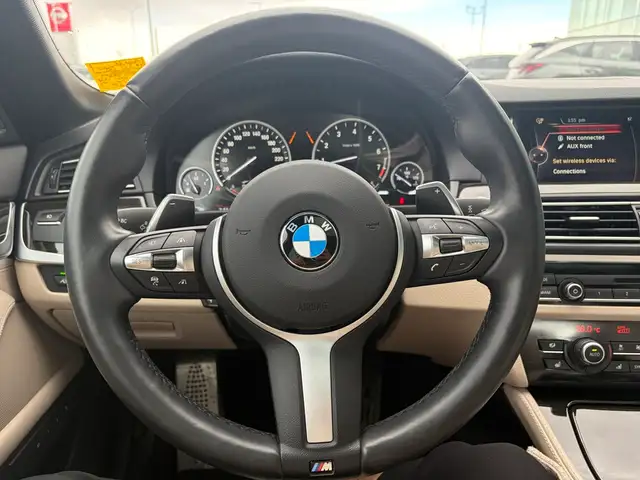 2015 BMW 5 Series 550i xDrive AWD • M Sport Package - Photo 23