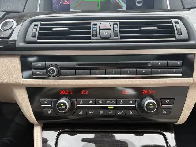 2015 BMW 5 Series 550i xDrive AWD • M Sport Package - Photo 26