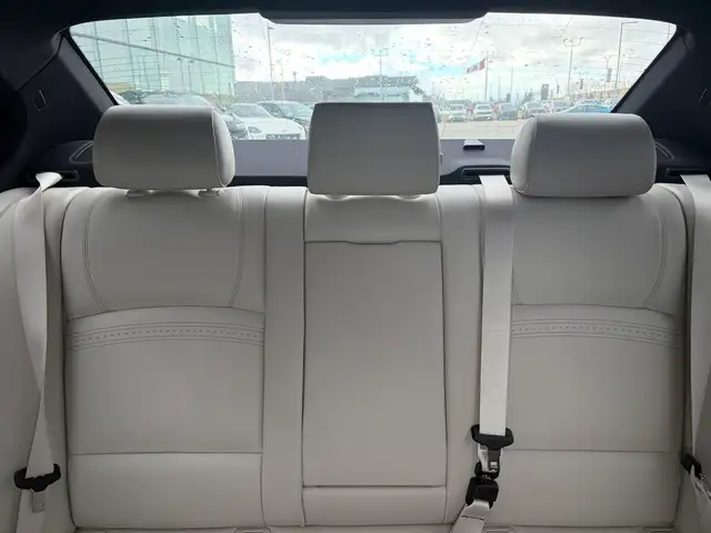 2015 BMW 5 Series 550i xDrive AWD • M Sport Package - Photo 31