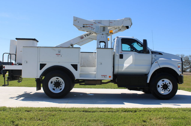 2016 Ford F750 Terex TPL40 Bucket Truck