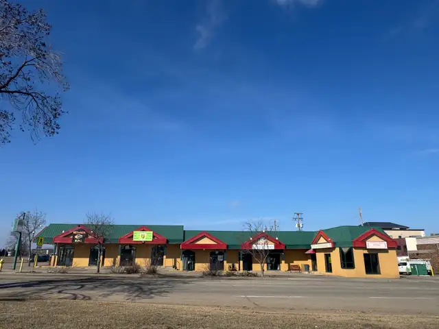 commercial space in Spruce Grove - Photo 3