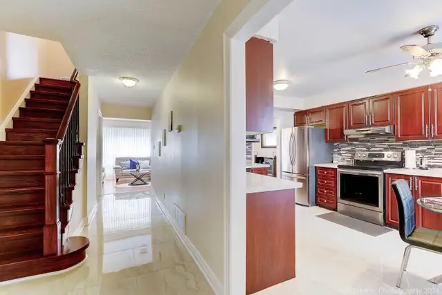 4 Bedroom Luxury House For Rent in Scarborough - May 1 - Photo 10