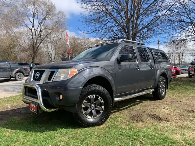 2015 NISSAN FRONTIER PRO4X CREW LOW KMS CERTIFIED