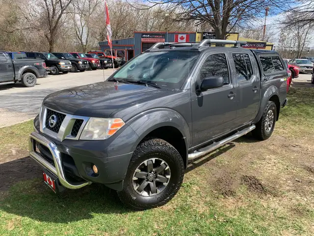 2015 NISSAN FRONTIER PRO4X CREW LOW KMS CERTIFIED - Photo 2