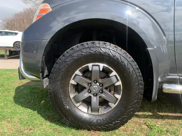 2015 NISSAN FRONTIER PRO4X CREW LOW KMS CERTIFIED - Photo 13