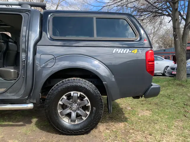 2015 NISSAN FRONTIER PRO4X CREW LOW KMS CERTIFIED - Photo 14