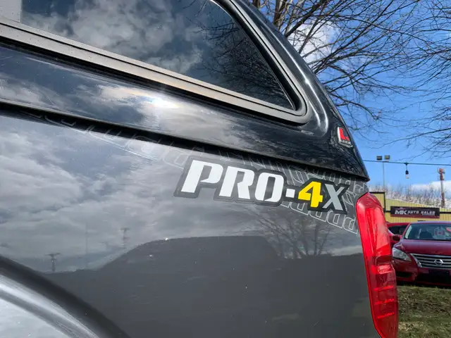 2015 NISSAN FRONTIER PRO4X CREW LOW KMS CERTIFIED - Photo 16