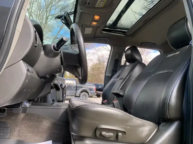 2015 NISSAN FRONTIER PRO4X CREW LOW KMS CERTIFIED - Photo 18