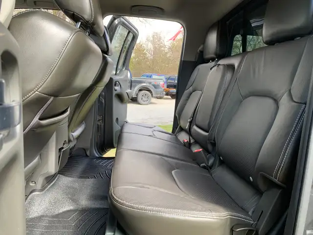 2015 NISSAN FRONTIER PRO4X CREW LOW KMS CERTIFIED - Photo 27