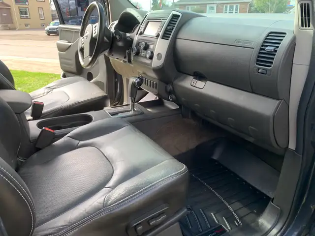 2015 NISSAN FRONTIER PRO4X CREW LOW KMS CERTIFIED - Photo 31