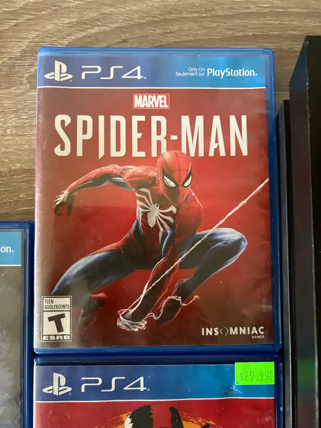 Original PS4 w/ 1 controller, 3 games - Photo 4