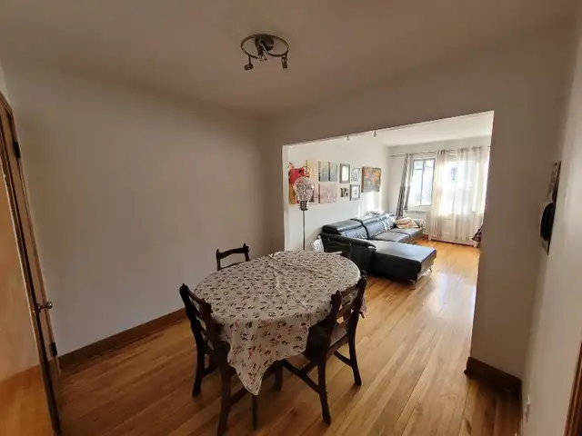 Appartement deux étages: 3 chambres, 2 SDB, Garage, Cour. - Photo 3