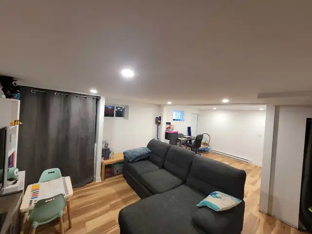 Appartement deux étages: 3 chambres, 2 SDB, Garage, Cour. - Photo 7