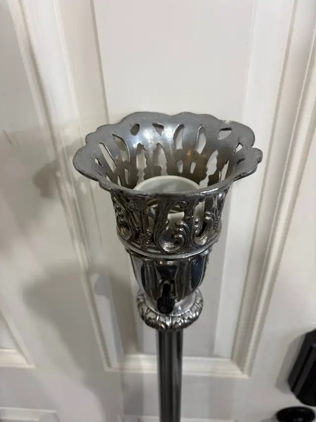 Antique Lamps - Photo 5