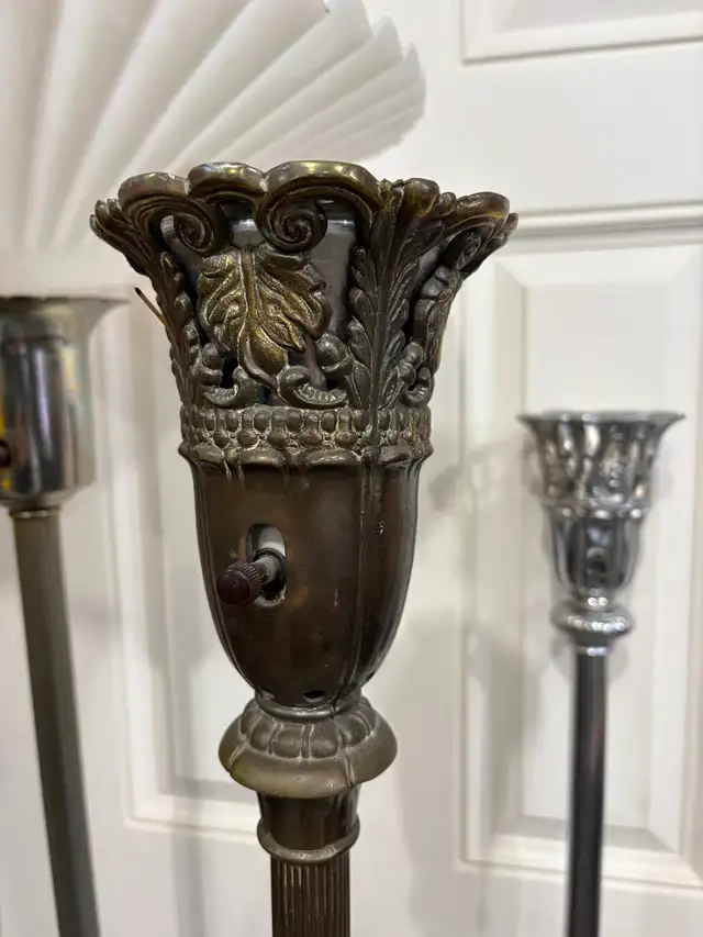 Antique Lamps - Photo 6