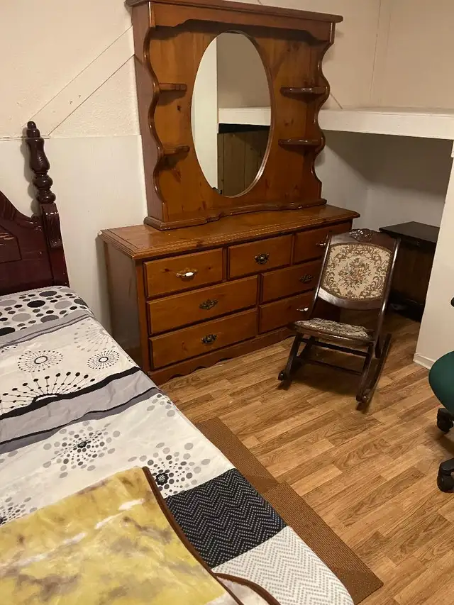 Private room fully furnished (BASEMENT GIRL ONLY) Malton  $600.