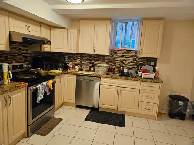 Private Furnished Room, BSMT, Rent SQ One - Photo 5