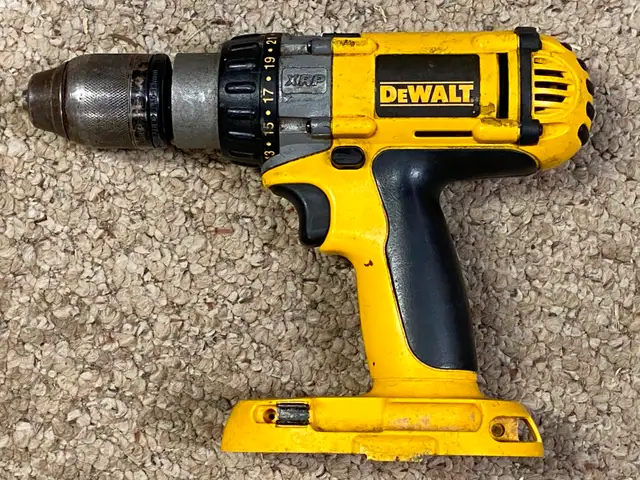 Dewalt Heavy Duty XRP 1/2' Cordless Drill/Driver Model# DC987