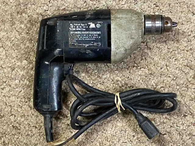 Free Black and Decker 10mm Drill - Photo 2
