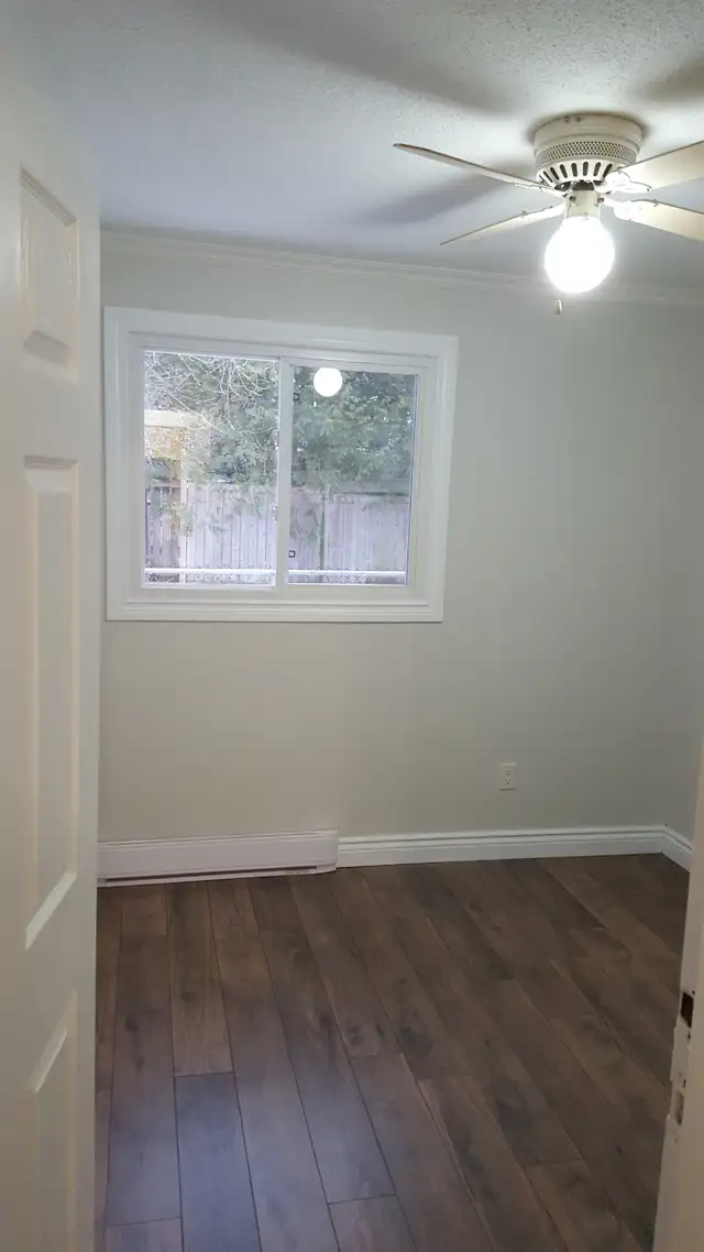 Beautiful 2 bedroom apt. for rent with backyard! June. $2000 - Photo 2