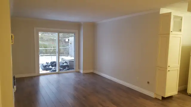 Beautiful 2 bedroom apt. for rent with backyard! June. $2000 - Photo 5