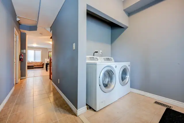 York village Keele/Finch 2rd floor Master Bdrm for Rent $1200 - Photo 2