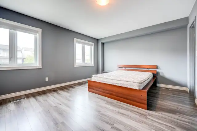 York village Keele/Finch 2rd floor Master Bdrm for Rent $1200 - Photo 8