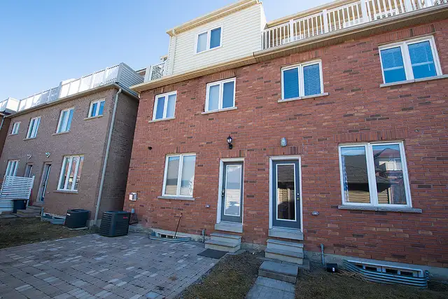 York village Keele/Finch 2rd floor Master Bdrm for Rent $1200 - Photo 11