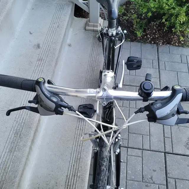 Specialized Sirrus Hybrid bike - Photo 7