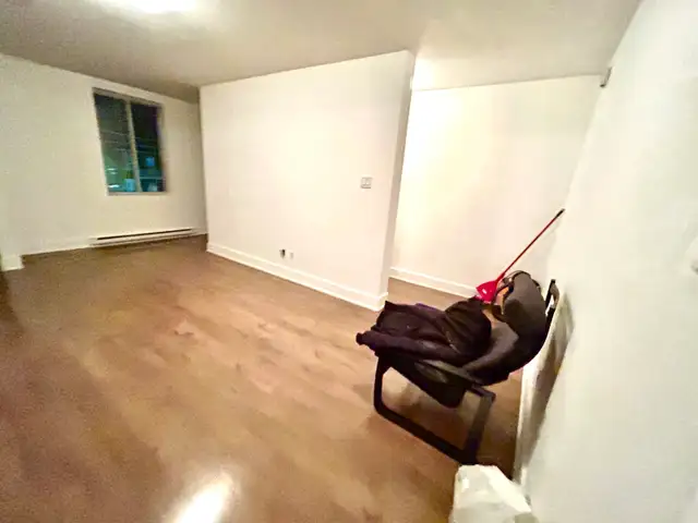 beau logement 3 1/2 renové - Photo 8