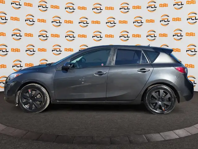 2011 Mazda Mazda3 Good on Gas Keyless entry 1Year warranty - Photo 4