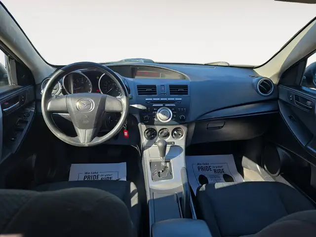 2011 Mazda Mazda3 Good on Gas Keyless entry 1Year warranty - Photo 9