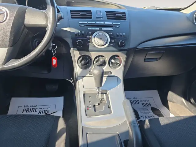 2011 Mazda Mazda3 Good on Gas Keyless entry 1Year warranty - Photo 10