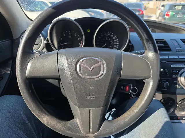 2011 Mazda Mazda3 Good on Gas Keyless entry 1Year warranty - Photo 16