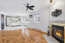 Rare 5 1/2 avec Vue Montagne Bureau   2 Stationnements