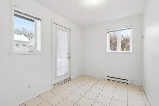 Rare 5 1/2 avec Vue Montagne Bureau   2 Stationnements - Photo 8