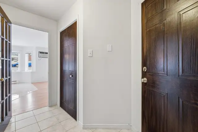 Rare 5 1/2 avec Vue Montagne Bureau   2 Stationnements - Photo 10