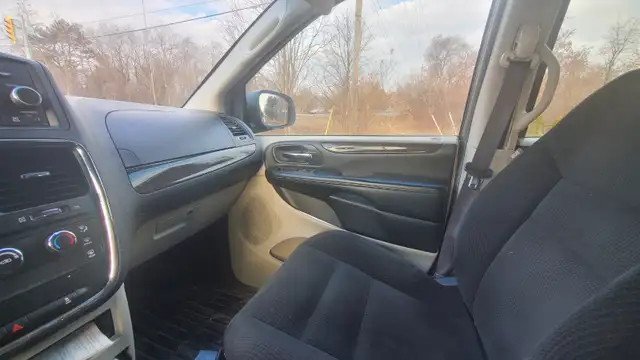 2015 Dodge Caravan - Photo 8