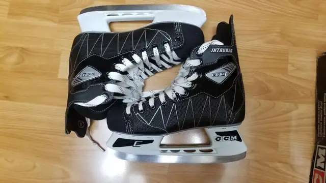 Brand New CCM Intruder Senior Ice Hockey Skates size 8D - Photo 2