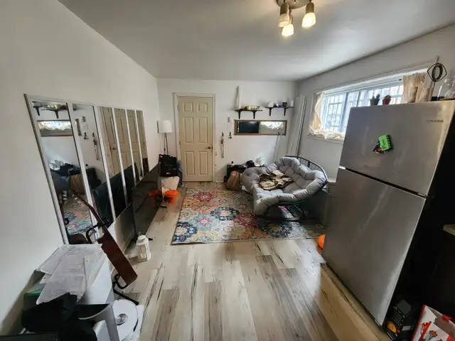 3 1/2 Lasalle July 1st/ 1er Juillet - Photo 2