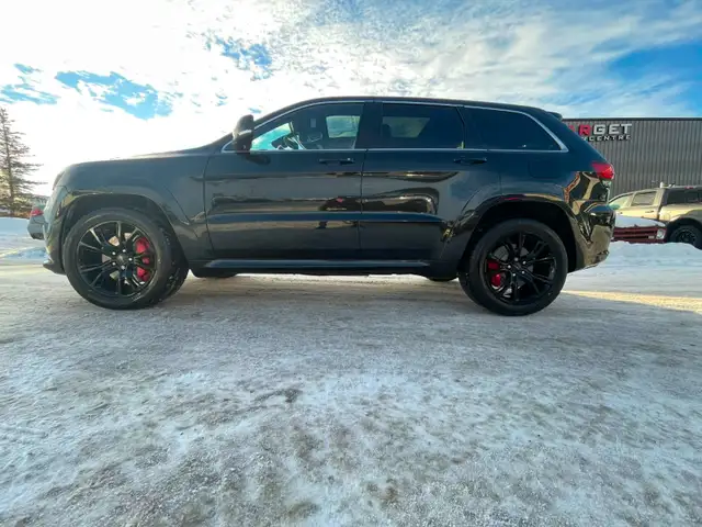 2015 JEEP GRAND CHEROKEE SRT8 – 6.4L - Photo 5