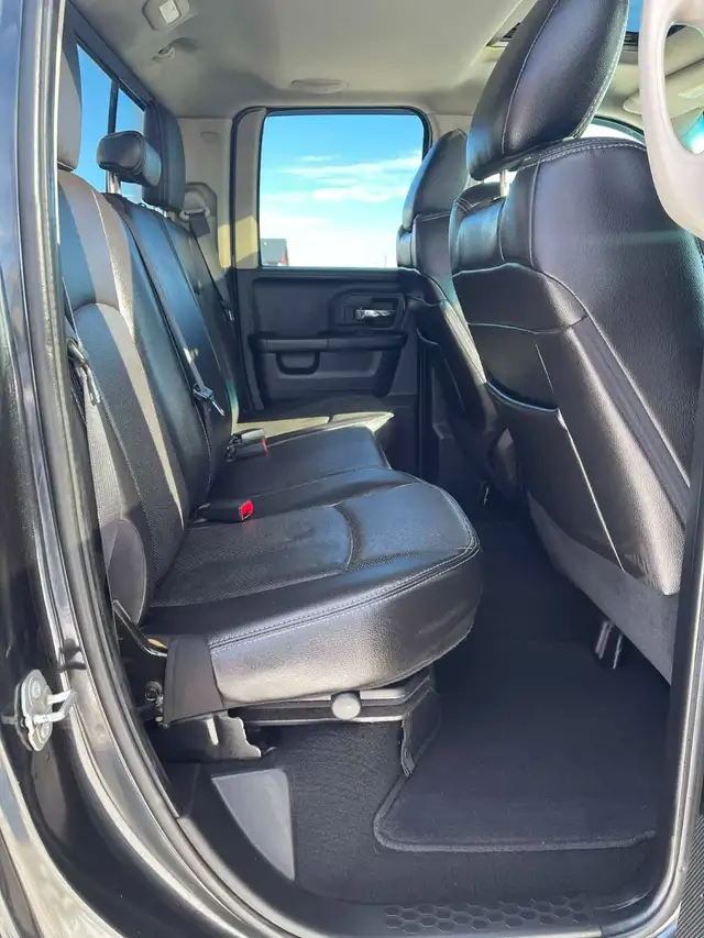 2016 Dodge Ram 1500 Sport 5.7L HEMI 4x4 (engine 188k) - Photo 10