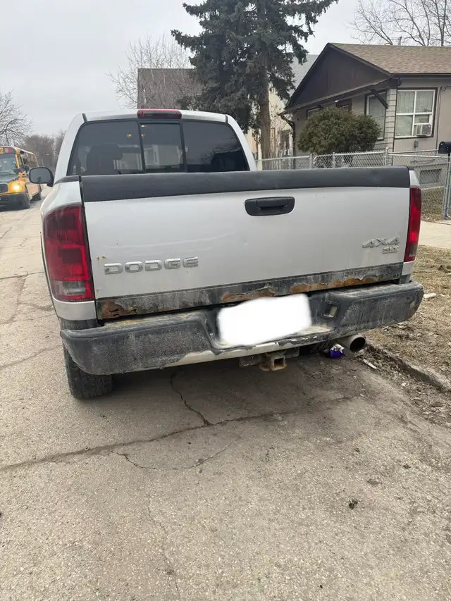 2004 Dodge Ram 1500 SLT Quad Cab 4x4  Need to Sell ASAP - Photo 2