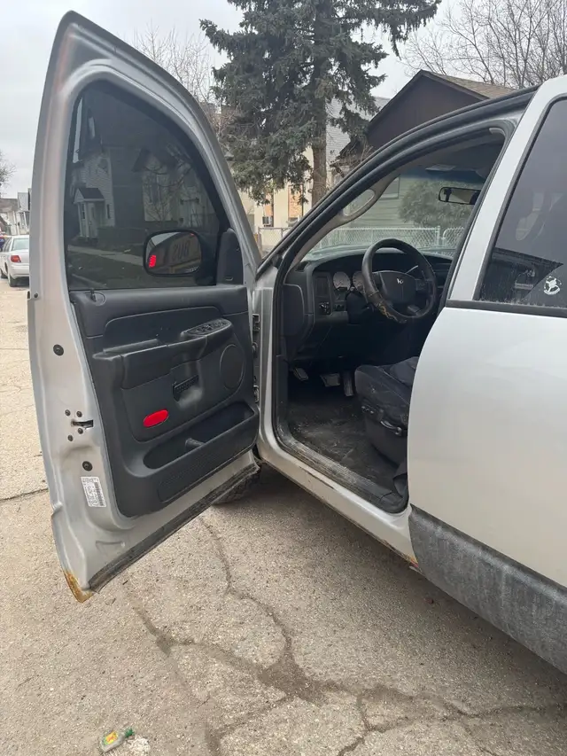 2004 Dodge Ram 1500 SLT Quad Cab 4x4  Need to Sell ASAP - Photo 6