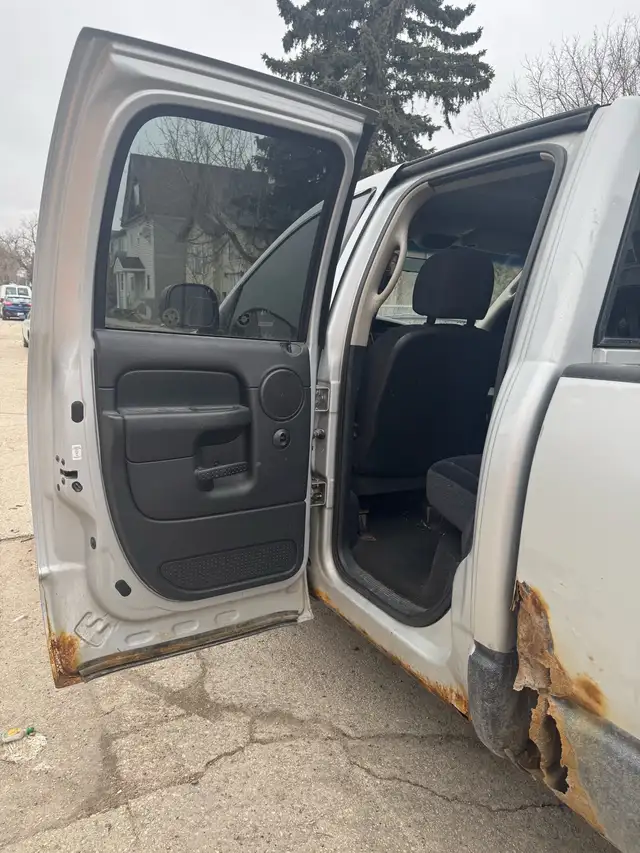 2004 Dodge Ram 1500 SLT Quad Cab 4x4  Need to Sell ASAP - Photo 7