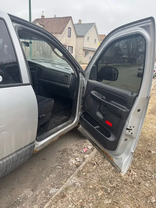 2004 Dodge Ram 1500 SLT Quad Cab 4x4  Need to Sell ASAP - Photo 8